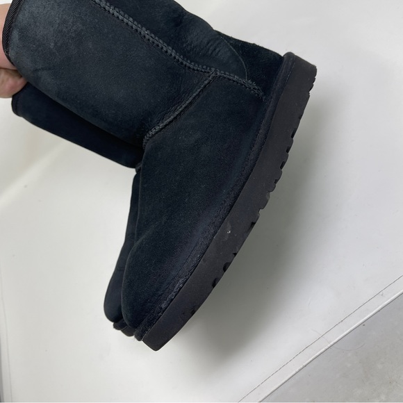 UGG Classic II Short Black 1016223-BLK - Picture 8 of 16
